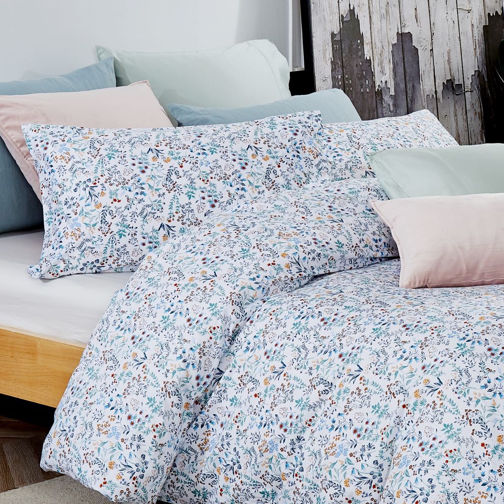Andie Bedding Set