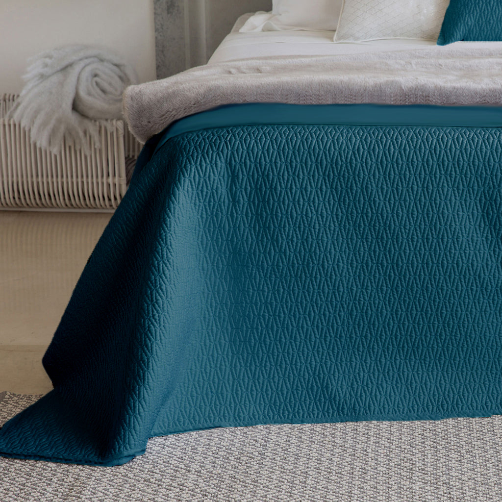 Diamond Coverlet Set