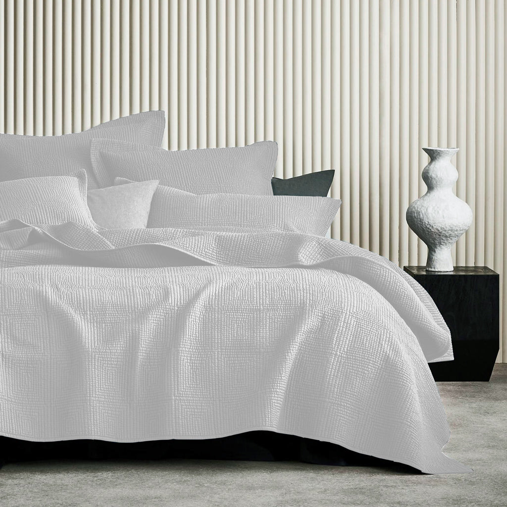 Grid Coverlet Set