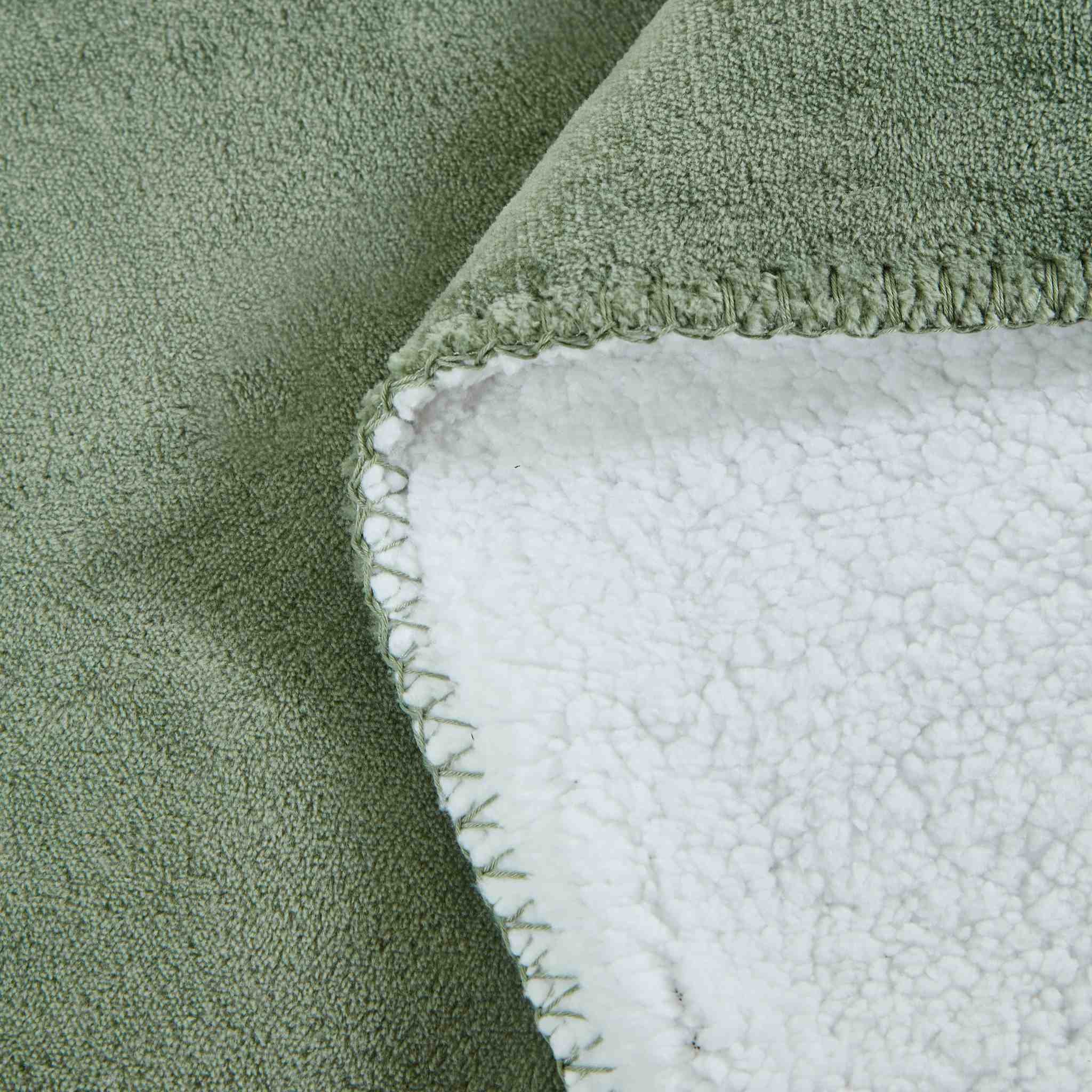 Hemlock Sherpini Throw/Blanket