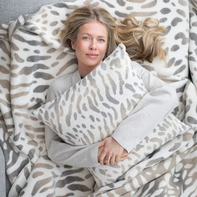 Snow Leopard Throw by David Fussenegger
