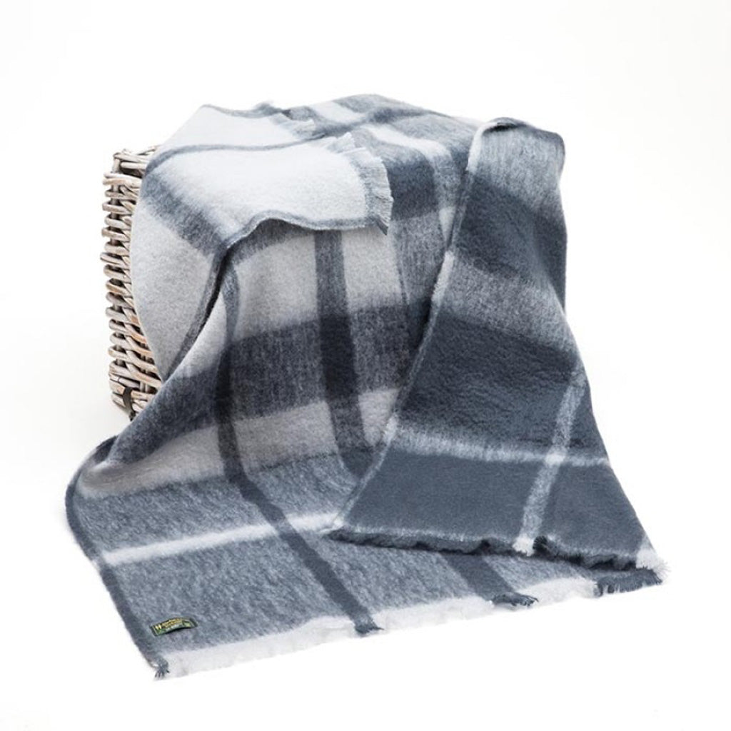 Throw -70Mohair/30W Grey Blue Check (505)