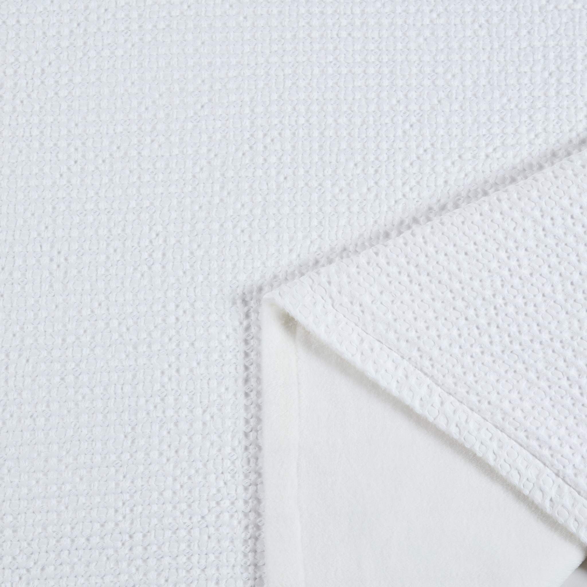 Blanc Irresistible Throw